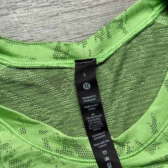 *NWOT Lululemon Men's Metal Vent Tech Short Sleeve Shirt 2.0 - Green - Picture 4 of 7